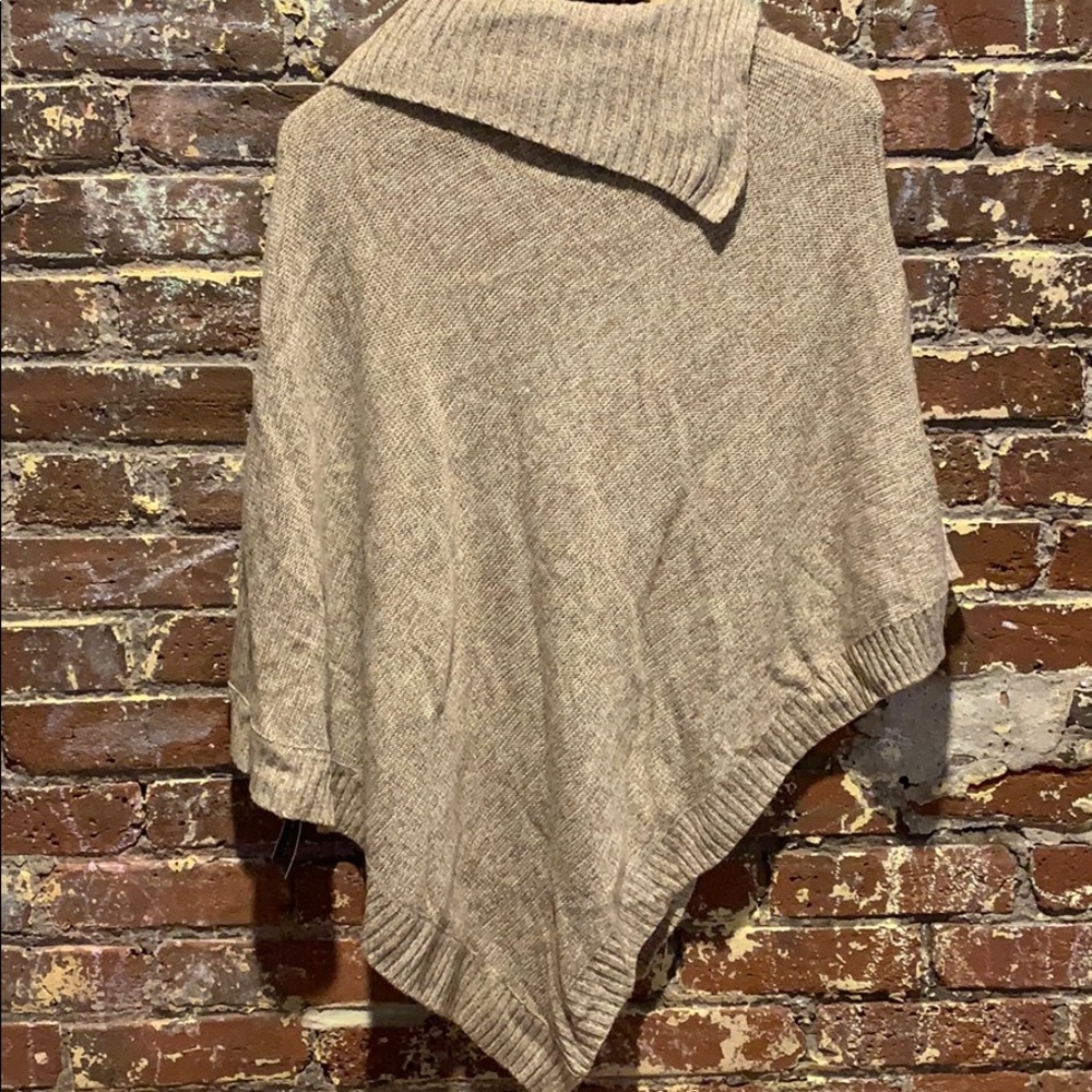 Cute Poncho - Picture 2 of 6